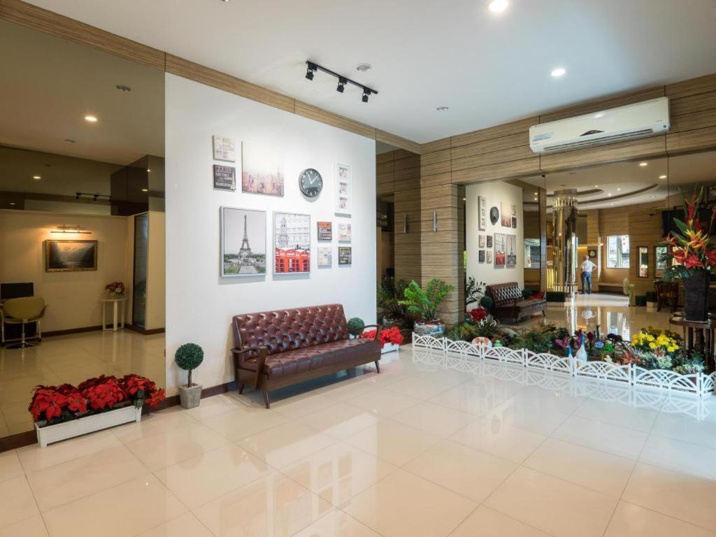 New Suanmali Hotel Бангкок Экстерьер фото