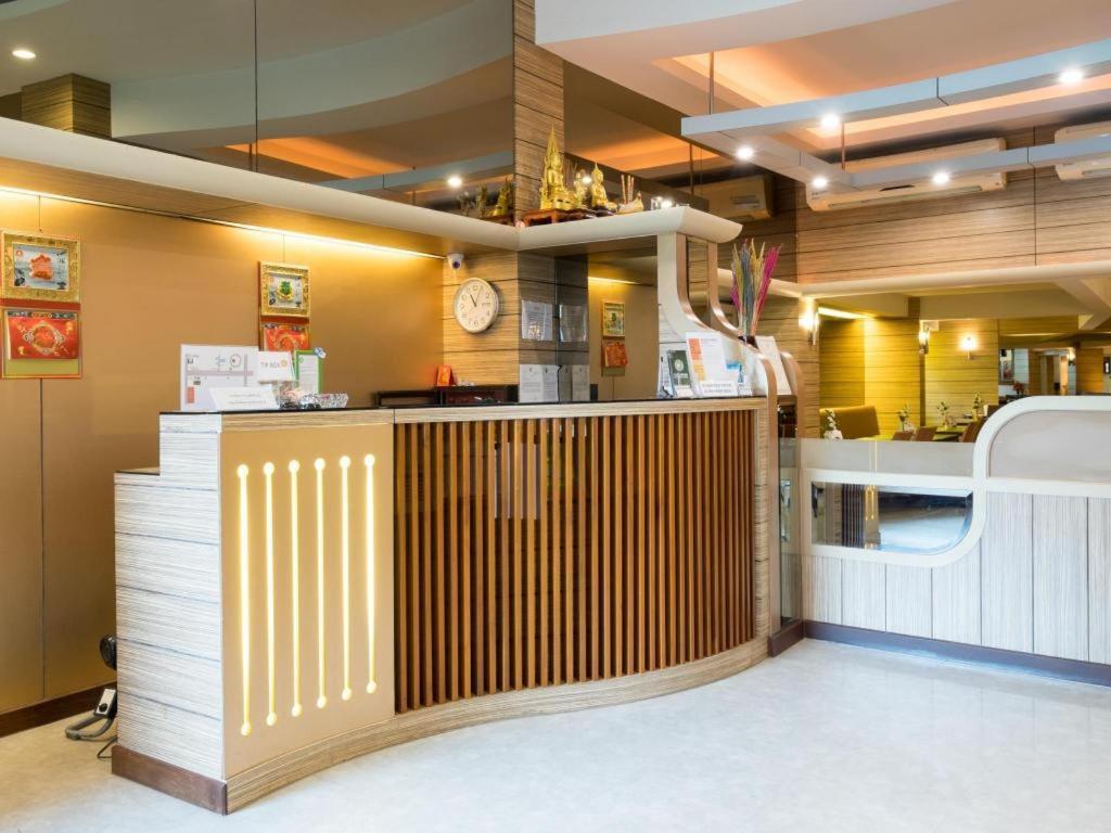 New Suanmali Hotel Бангкок Экстерьер фото