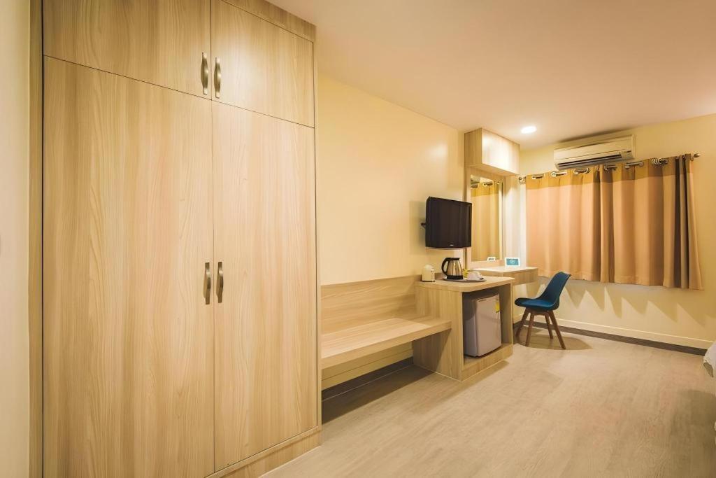 New Suanmali Hotel Бангкок Экстерьер фото