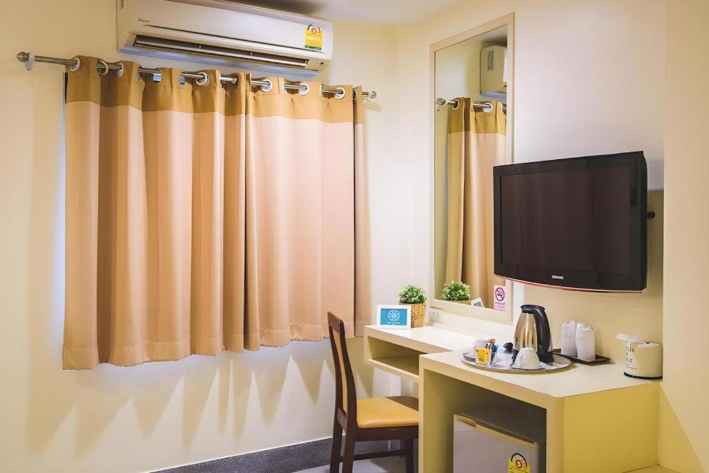 New Suanmali Hotel Бангкок Экстерьер фото