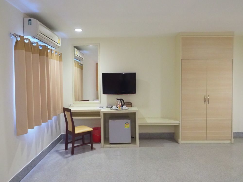 New Suanmali Hotel Бангкок Экстерьер фото